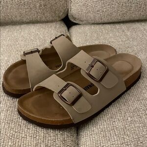 Coushionaire beige sandals size 9M